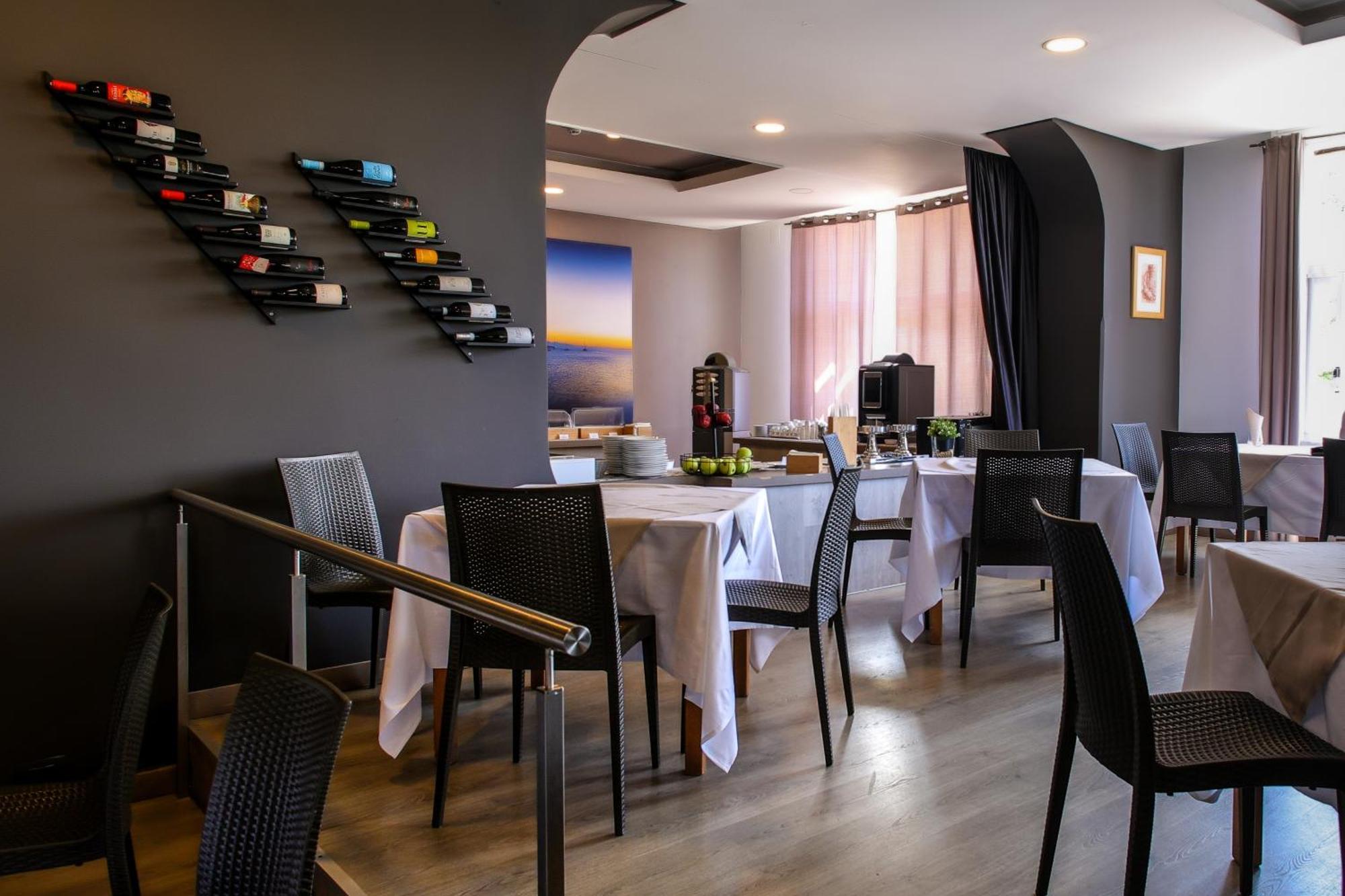Hotel Tourist Чефалу Экстерьер фото